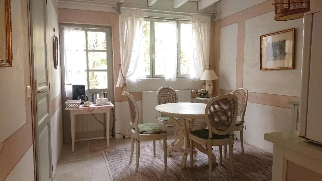지베르니 A L'Ombre Du Tilleul 아파트 외부 사진